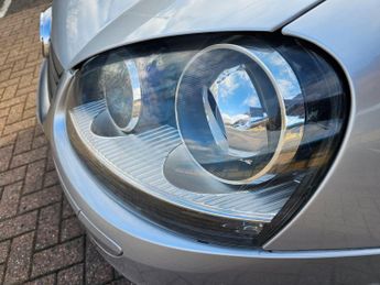 Volkswagen Golf 3.2 V6 R32 DSG 4Motion 5dr