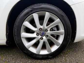 Volvo V60 2.0 T5 SE LUX Auto (S/S) 5DR