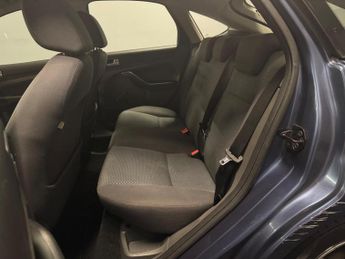 Ford Focus 1.6 Sport 5dr
