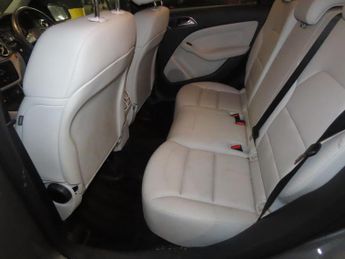 Mercedes-Benz B Class 1.8 B200 CDI Sport MPV 5dr Diesel 7G-DCT Euro 5 (s/s) (136 ps)