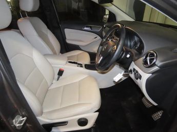 Mercedes-Benz B Class 1.8 B200 CDI Sport MPV 5dr Diesel 7G-DCT Euro 5 (s/s) (136 ps)