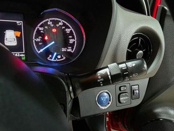 Toyota Yaris 1.5 VVT-h Icon Tech E-CVT Euro 6 (s/s) 5dr