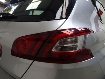 Peugeot 308 1.2 PureTech Allure Auto Euro 6 (s/s) 5dr