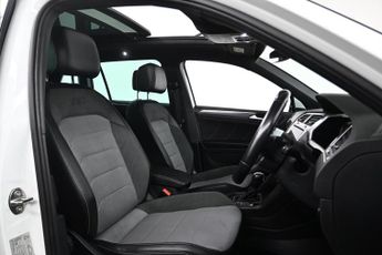 Volkswagen Tiguan 2.0 TDI R-Line Tech DSG Euro 6 (s/s) 5dr