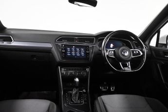 Volkswagen Tiguan 2.0 TDI R-Line Tech DSG Euro 6 (s/s) 5dr