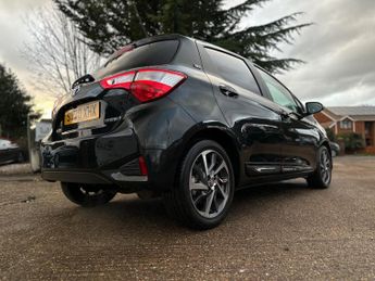 Toyota Yaris 1.5 VVT-h Y20 Bi-tone E-CVT Euro 6 (s/s) 5dr