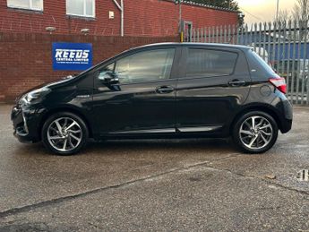 Toyota Yaris 1.5 VVT-h Y20 Bi-tone E-CVT Euro 6 (s/s) 5dr