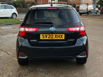 Toyota Yaris 1.5 VVT-h Y20 Bi-tone E-CVT Euro 6 (s/s) 5dr