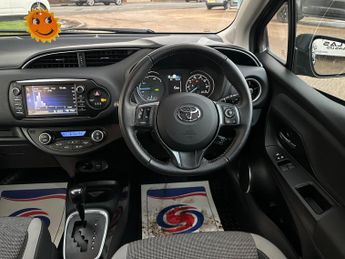 Toyota Yaris 1.5 VVT-h Y20 Bi-tone E-CVT Euro 6 (s/s) 5dr