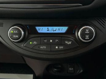 Toyota Yaris 1.5 VVT-h Y20 Bi-tone E-CVT Euro 6 (s/s) 5dr