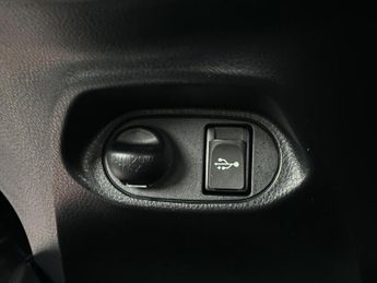 Toyota Yaris 1.5 VVT-h Y20 Bi-tone E-CVT Euro 6 (s/s) 5dr