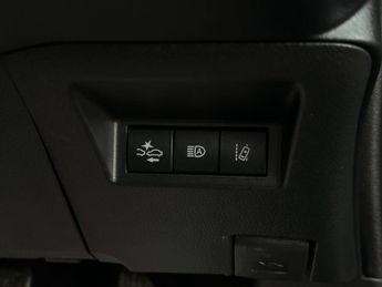 Toyota Yaris 1.5 VVT-h Y20 Bi-tone E-CVT Euro 6 (s/s) 5dr