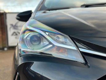 Toyota Yaris 1.5 VVT-h Y20 Bi-tone E-CVT Euro 6 (s/s) 5dr