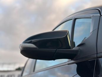 Toyota Yaris 1.5 VVT-h Y20 Bi-tone E-CVT Euro 6 (s/s) 5dr