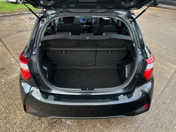 Toyota Yaris 1.5 VVT-h Y20 Bi-tone E-CVT Euro 6 (s/s) 5dr