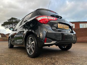 Toyota Yaris 1.5 VVT-h Y20 Bi-tone E-CVT Euro 6 (s/s) 5dr