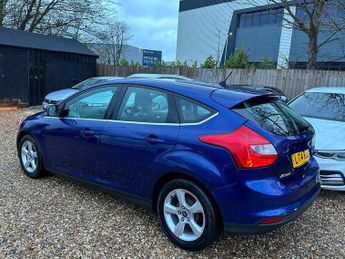 Ford Focus 1.6 Zetec Navigator Powershift Euro 5 5dr