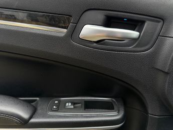 Chrysler 300C 3.0 CRD V6 Limited Auto Euro 5 4dr