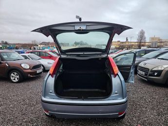 Ford Focus 1.6i 16v Zetec 5dr