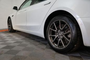 Tesla Model 3 Standard Range Plus Auto RWD 4dr