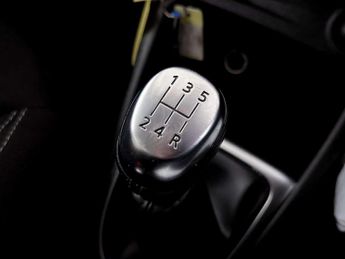 Renault Captur 0.9 TCe ENERGY Iconic SUV 5dr Petrol Manual Euro 6 (s/s) (90 ps)