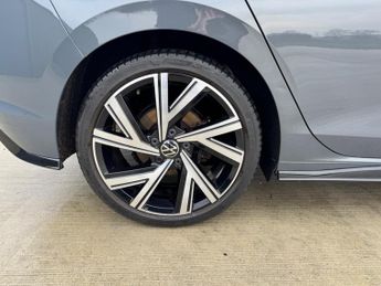 Volkswagen Golf 1.5 eTSI MHEV R-Line DSG Euro 6 (s/s) 5dr