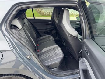 Volkswagen Golf 1.5 eTSI MHEV R-Line DSG Euro 6 (s/s) 5dr