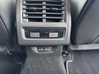 Volkswagen Golf 1.5 eTSI MHEV R-Line DSG Euro 6 (s/s) 5dr