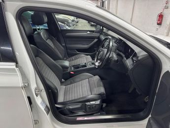 Volkswagen Passat 2.0 TDI BlueMotion Tech R-Line DSG Euro 6 (s/s) 5dr