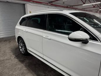 Volkswagen Passat 2.0 TDI BlueMotion Tech R-Line DSG Euro 6 (s/s) 5dr
