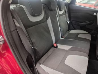 Ford Focus 1.6 TDCi Zetec Euro 5 (s/s) 5dr