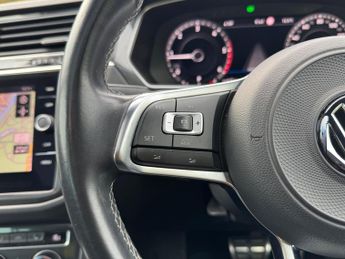 Volkswagen Tiguan 2.0 BiTDI R-Line DSG 4Motion Euro 6 (s/s) 5dr