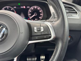 Volkswagen Tiguan 2.0 BiTDI R-Line DSG 4Motion Euro 6 (s/s) 5dr