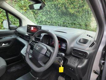 VAUXHALL COMBO LIFE DESIGN XL