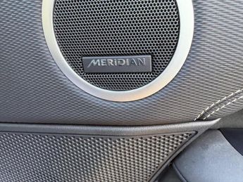 Land Rover Discovery 3.0 D300 MHEV R-Dynamic SE Auto 4WD Euro 6 (s/s) 5dr