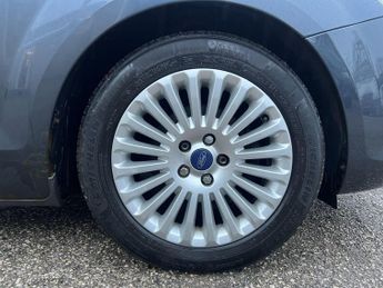 Ford Focus 1.6 Titanium 5dr