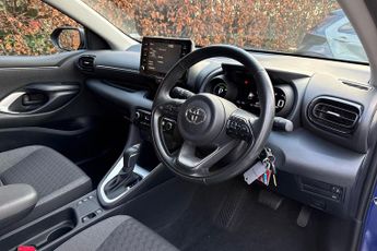 Toyota Yaris 1.5 VVT-h Design E-CVT Euro 6 (s/s) 5dr