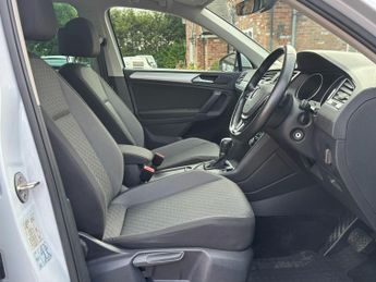 Volkswagen Tiguan 2.0 TDI SE Navigation DSG Euro 6 (s/s) 5dr