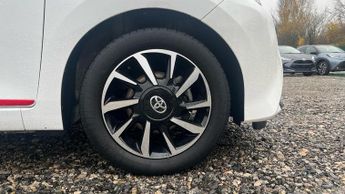 Toyota AYGO 1.0 VVT-i x-trend x-shift Euro 6 5dr (Safety Sense)