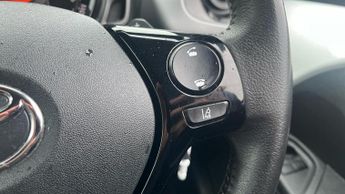 Toyota AYGO 1.0 VVT-i x-trend x-shift Euro 6 5dr (Safety Sense)