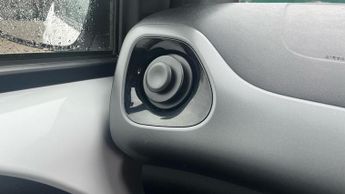 Toyota AYGO 1.0 VVT-i x-trend x-shift Euro 6 5dr (Safety Sense)