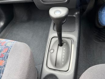 Vauxhall Corsa 1.2i CDX Hatchback 3dr Petrol Automatic (180 g/km, 64 bhp)