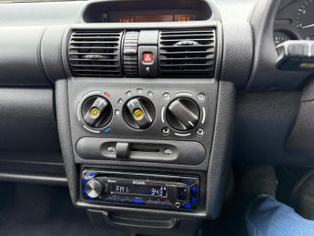 Vauxhall Corsa 1.2i CDX Hatchback 3dr Petrol Automatic (180 g/km, 64 bhp)