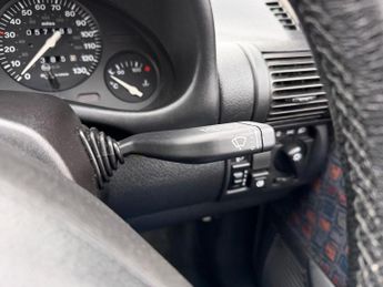 Vauxhall Corsa 1.2i CDX Hatchback 3dr Petrol Automatic (180 g/km, 64 bhp)