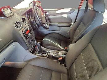 Ford Focus 1.6 Titanium 5dr