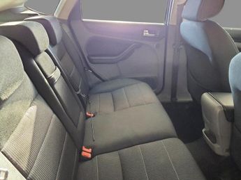 Ford Focus 1.6 Titanium 5dr