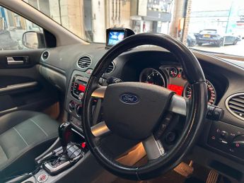 Ford Focus 1.6 Titanium 5dr