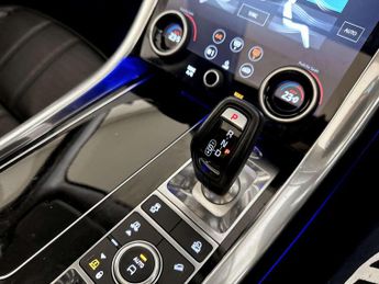 Land Rover Range Rover Sport 4.4 SD V8 Autobiography Dynamic SUV 5dr Diesel Auto 4WD Euro 6 (