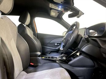 Peugeot E-2008 50kWh GT Premium SUV 5dr Electric Auto (136 ps)