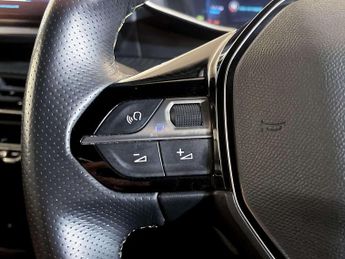 Peugeot E-2008 50kWh GT Premium SUV 5dr Electric Auto (136 ps)